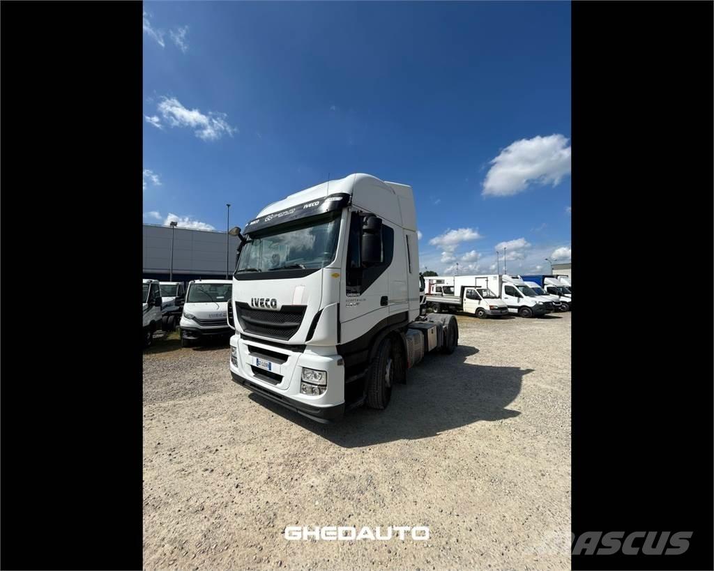 Iveco AS440S48T/P Caminhões de caixa fechada