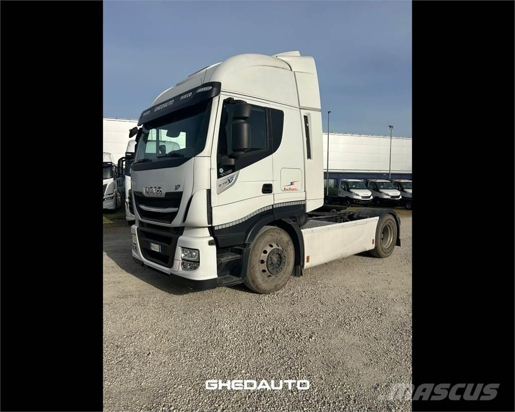 Iveco AS440ST Caminhões de caixa fechada