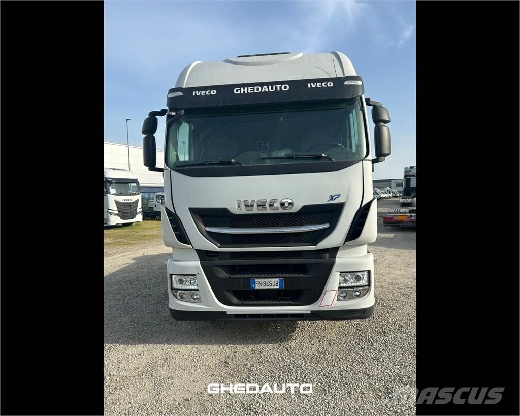 Iveco AS440ST Caminhões de caixa fechada