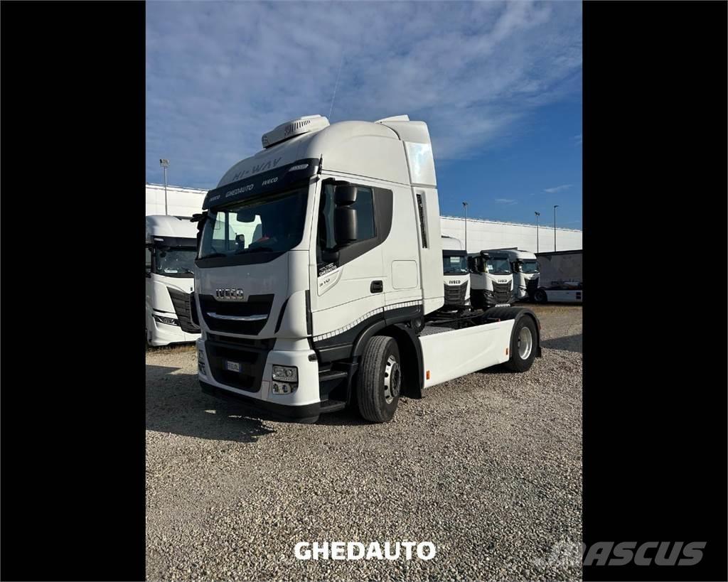 Iveco AS440ST/P Caminhões de caixa fechada