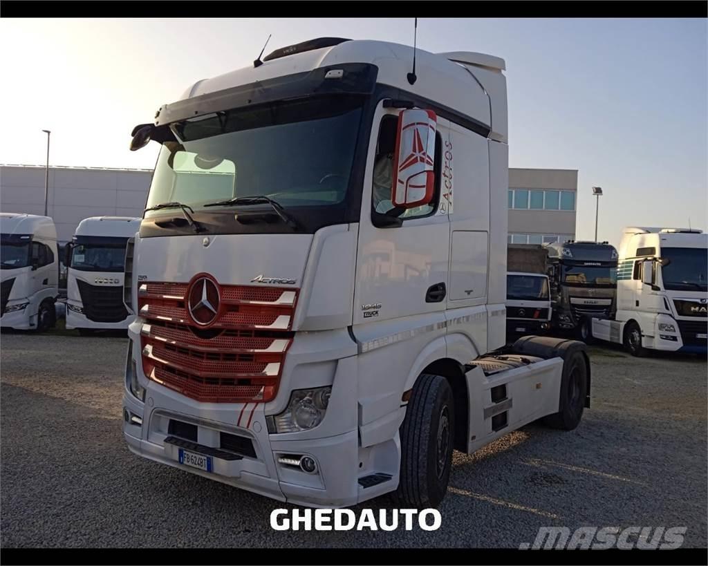 Mercedes-Benz ACTROS Caminhões de caixa fechada