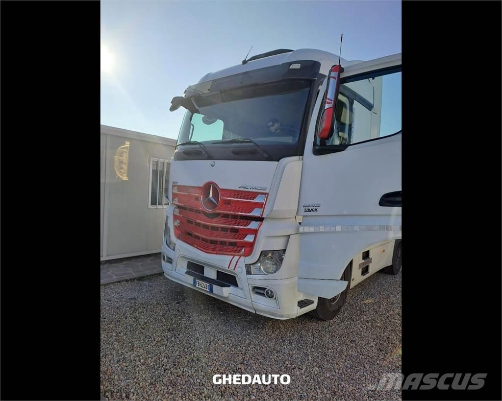Mercedes-Benz ACTROS Caminhões de caixa fechada