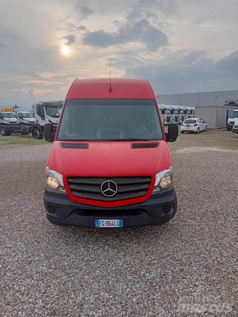 Mercedes-Benz SPINTER Caixa fechada