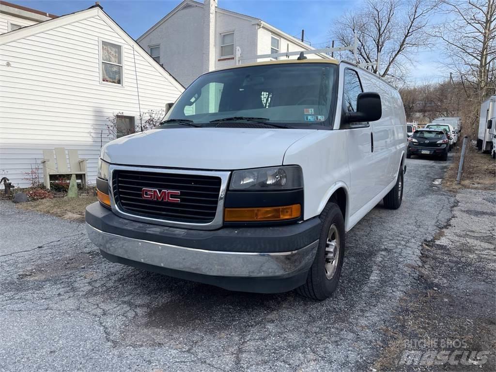 GMC Savana Carrinhas de caixa fechada