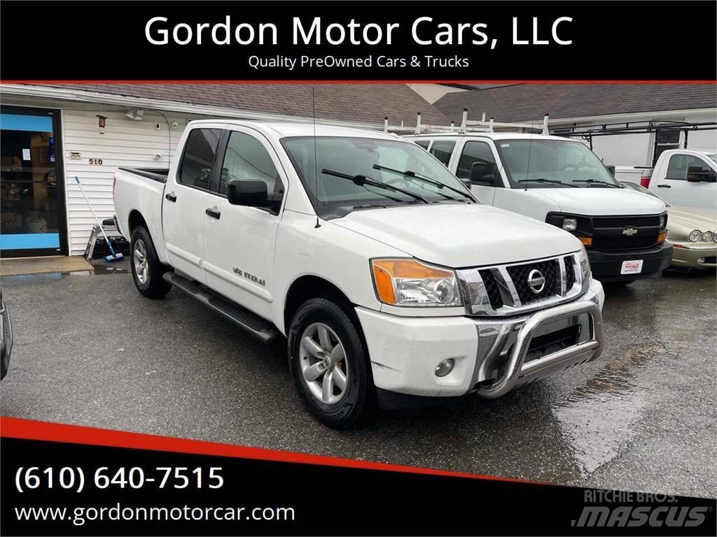 Nissan Titan Pick up de caixa aberta