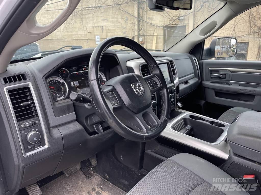 RAM 1500 Pick up de caixa aberta