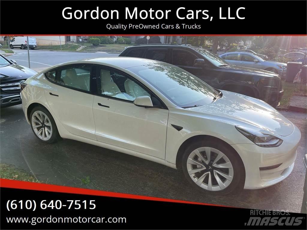 Tesla Model 3 Automóvel