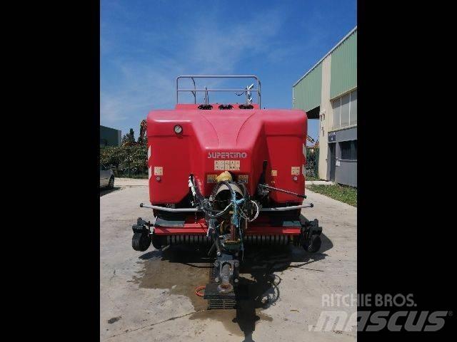 Supertino 712R Enfardadeira de fardos quadrados