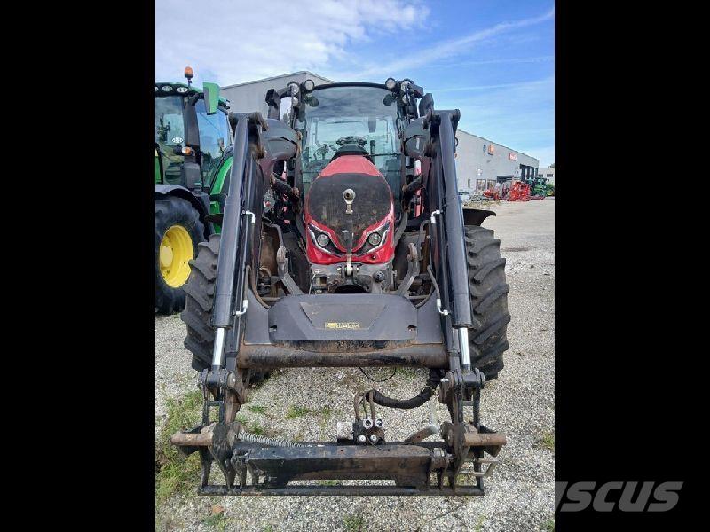 Valtra G115 Tratores Agrícolas usados