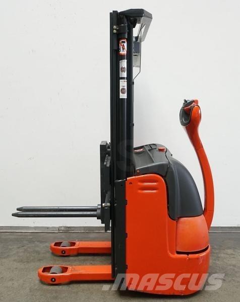 Linde L 10 379 Self propelled stackers