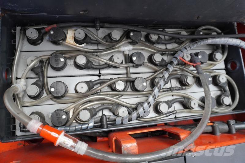 Linde L 14 372 Self propelled stackers