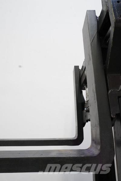 OM Xi 14 Empilhadores Elevadores