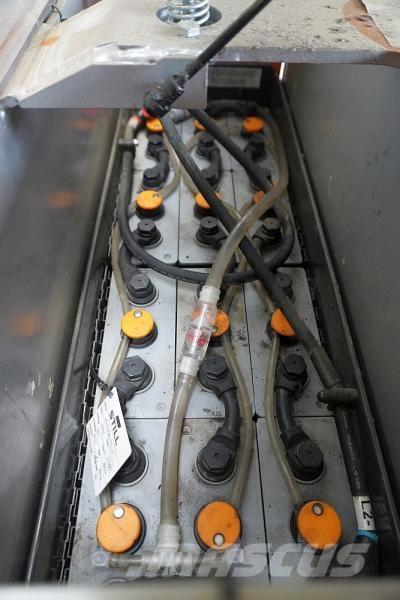 Still FV-X-16 Self propelled stackers