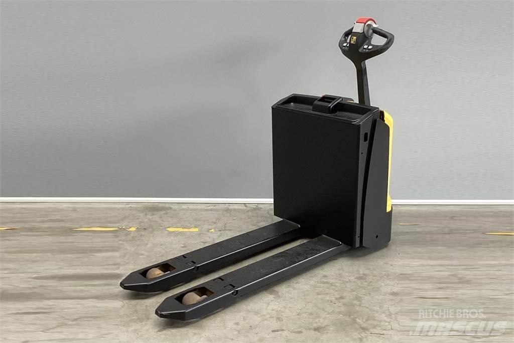 Hyster P1.6 Empilhador para operador externo