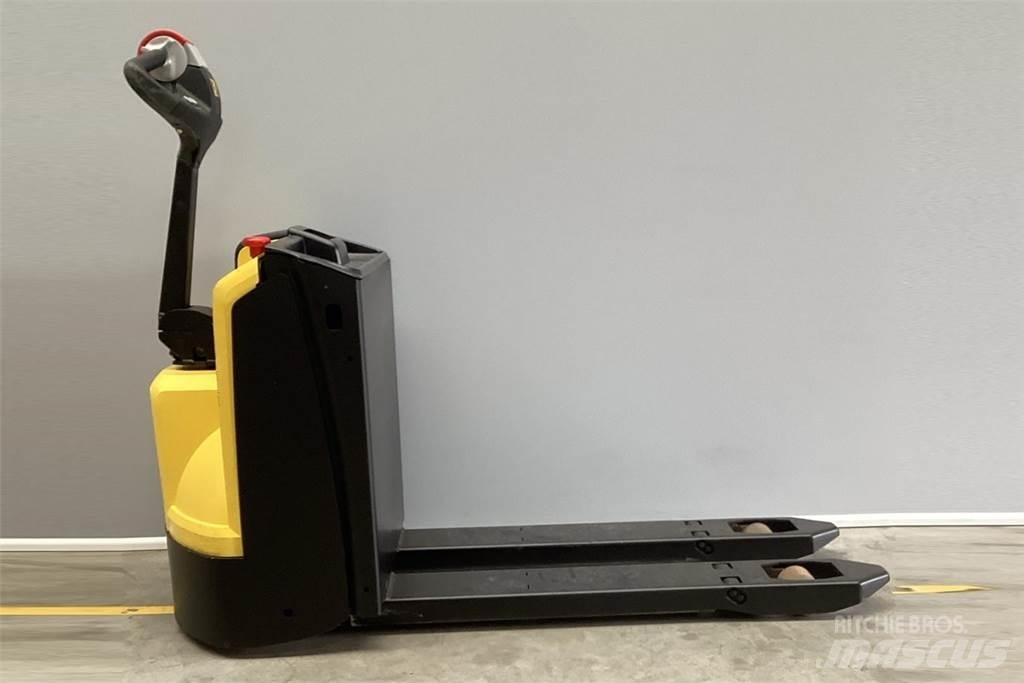 Hyster P1.6 Empilhador para operador externo