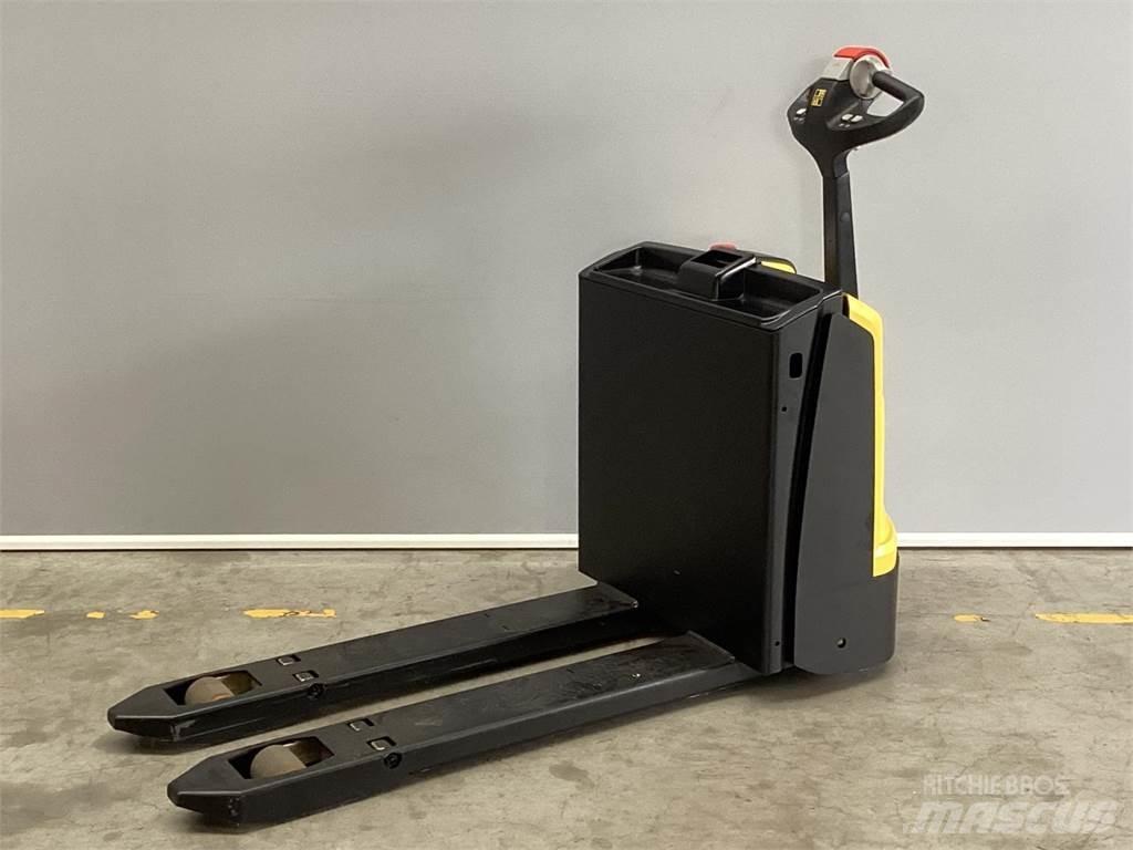Hyster P1.6 Empilhador para operador externo