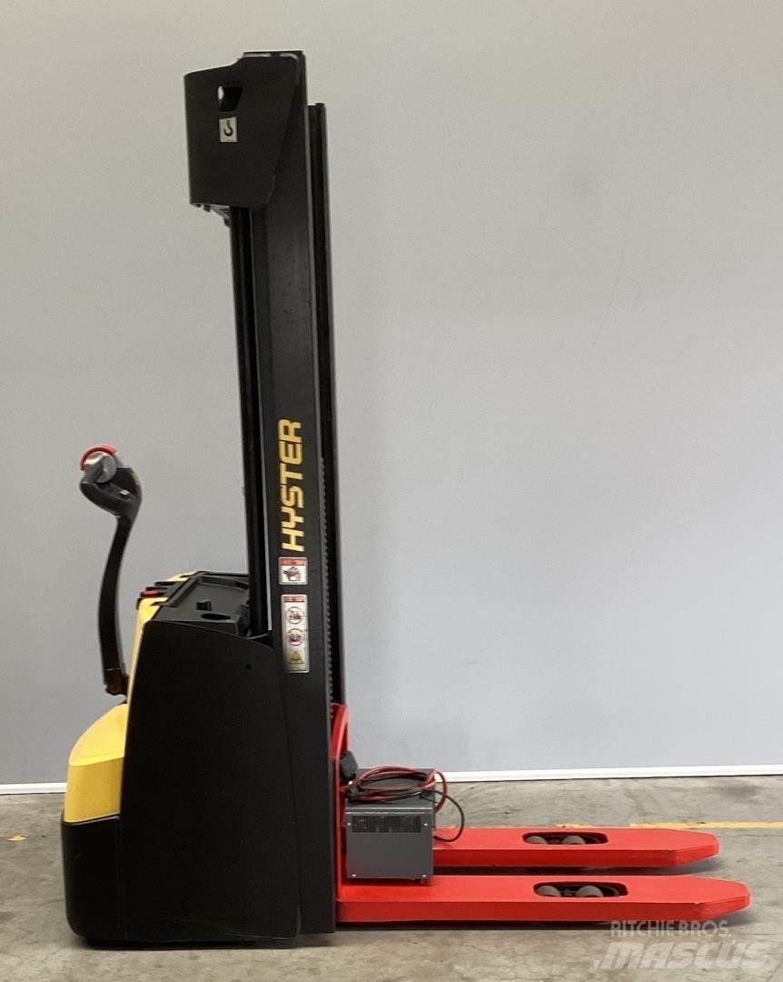 Hyster S1.4 Empilhador para operador externo