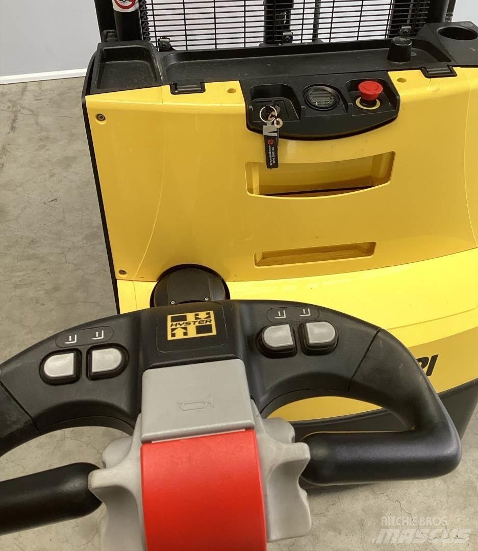 Hyster S1.4 Empilhador para operador externo