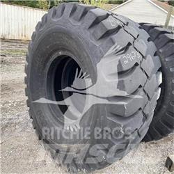BKT 24.00X35 Pneus
