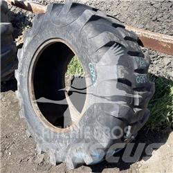 Titan 17.5L24 Pneus