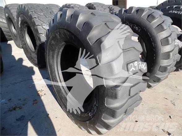 Titan 17.5x25 Pneus