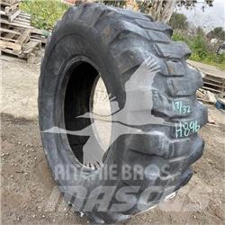 Titan 17.5x25 Pneus