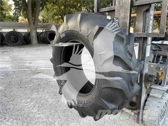 Titan 18.4X26 Pneus