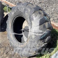 Titan 19.5L24 Pneus