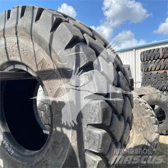 Titan 20.5R25 Pneus
