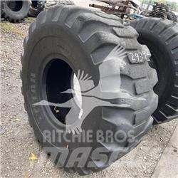 Titan 23.5x25 Pneus