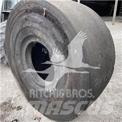 Titan 29.5x25 Pneus