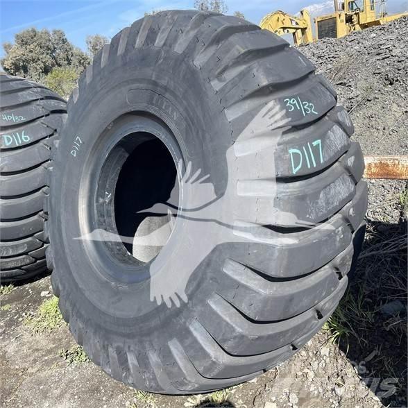 Titan 29.5x25 Pneus