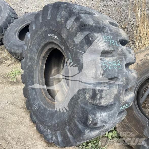 Toyo 23.5x25 Pneus