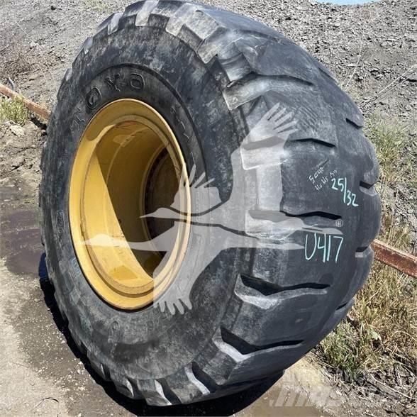 Toyo 35/65x33 Pneus