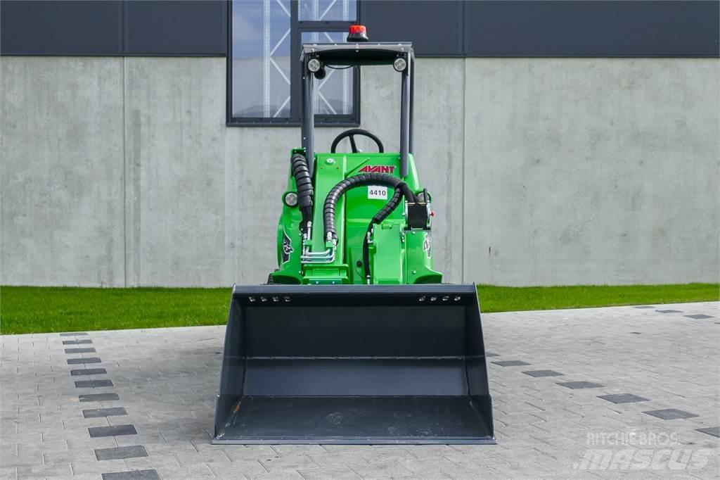 Avant M 423 Miniescavadeiras