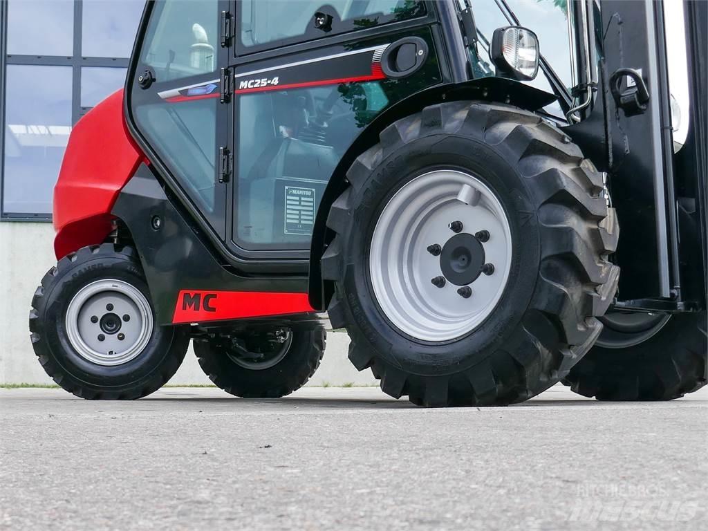 Manitou MC 25-4 Empilhadores todo-terreno