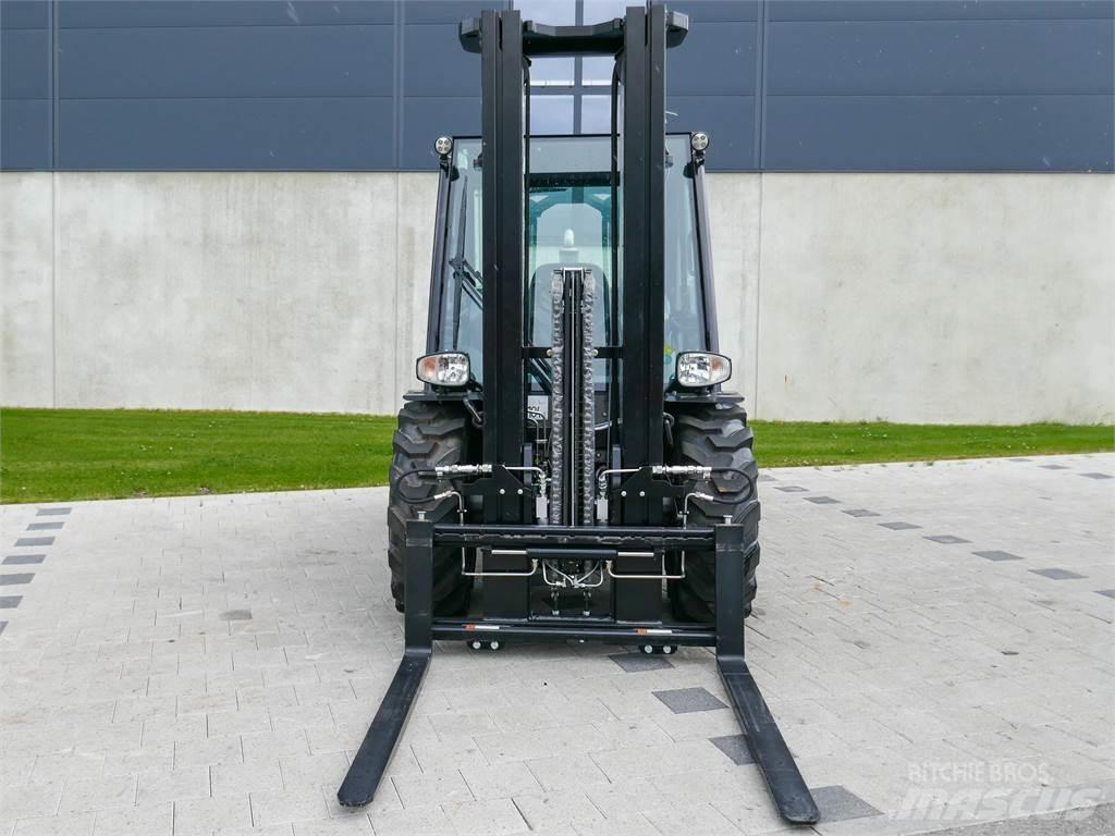 Manitou MC 25-4 Empilhadores todo-terreno