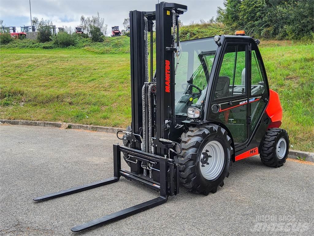Manitou MC 25-4 Empilhadores todo-terreno