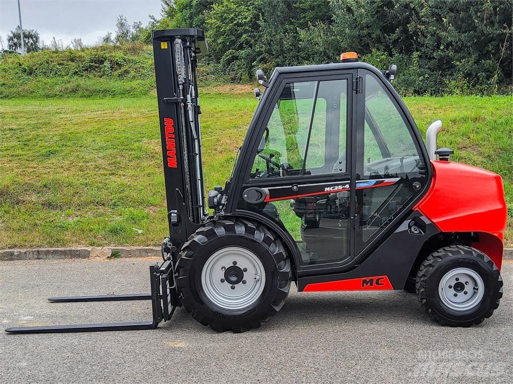 Manitou MC 25-4 Empilhadores todo-terreno