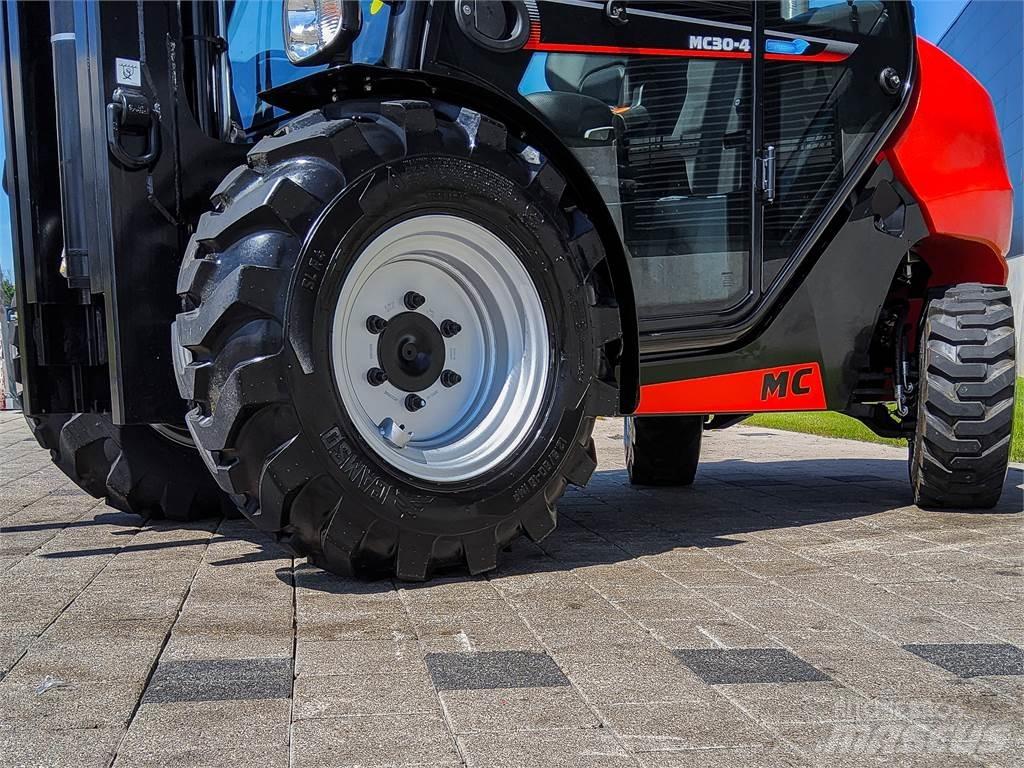 Manitou MC 30-4 Empilhadores todo-terreno