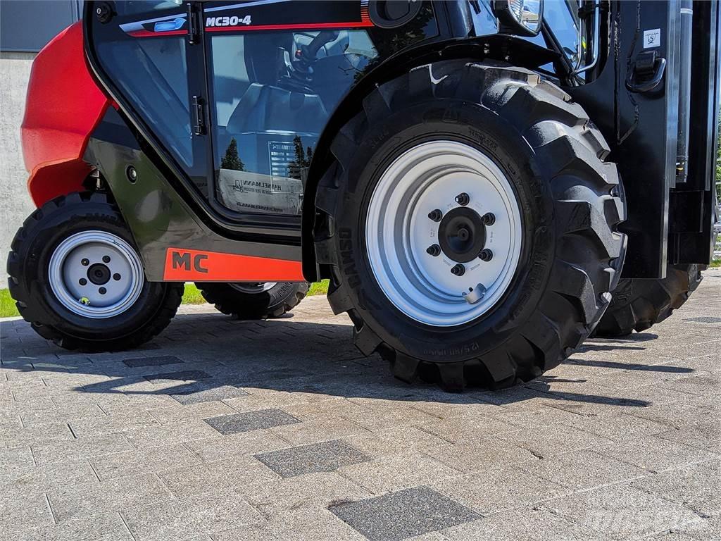 Manitou MC 30-4 Empilhadores todo-terreno