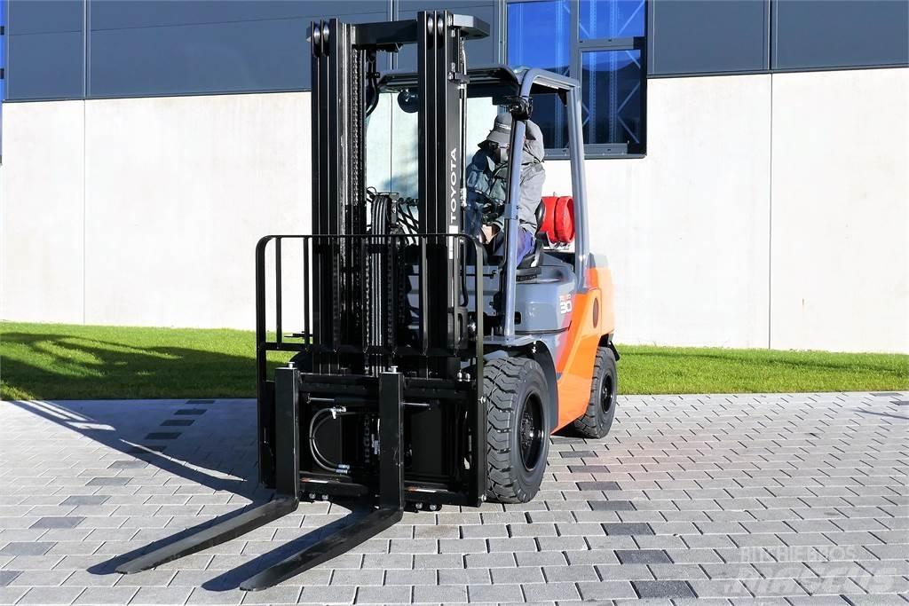 Toyota 02-8FGF30 Empilhadores a gás