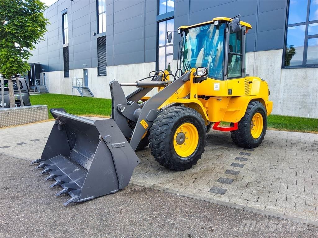 Volvo L 30G Miniescavadeiras