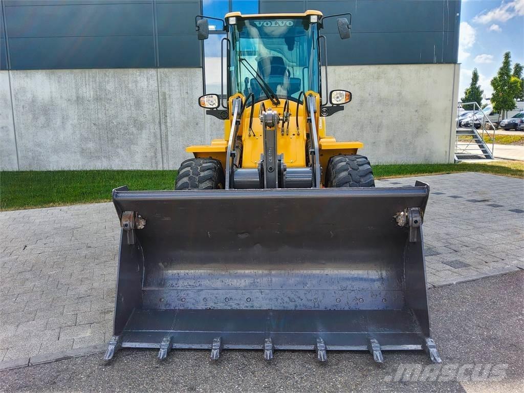 Volvo L 30G Miniescavadeiras