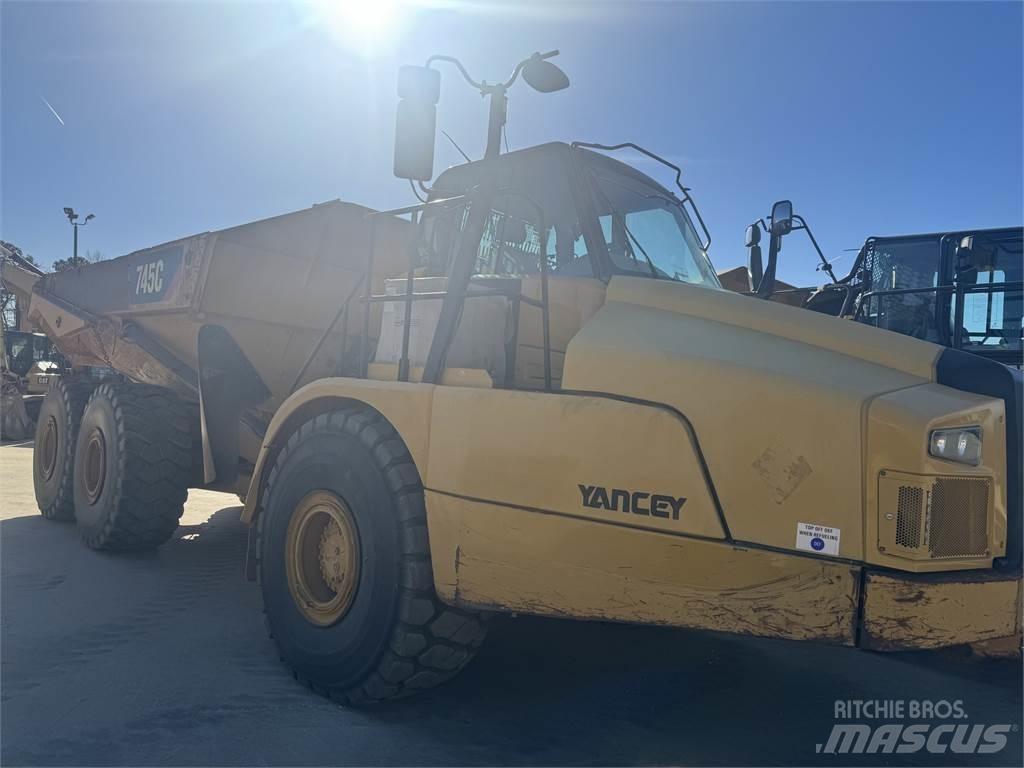 CAT 745 Caminhões articulados