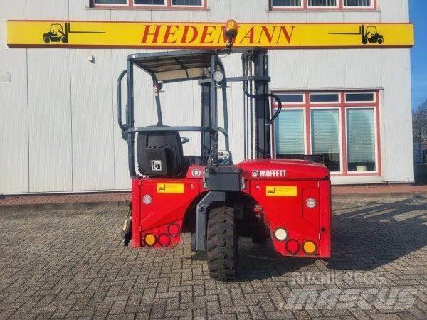 Moffett M4 25.3 Empilhadores todo-terreno