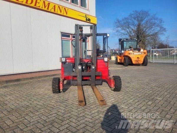 Moffett M4 25.3 Empilhadores todo-terreno