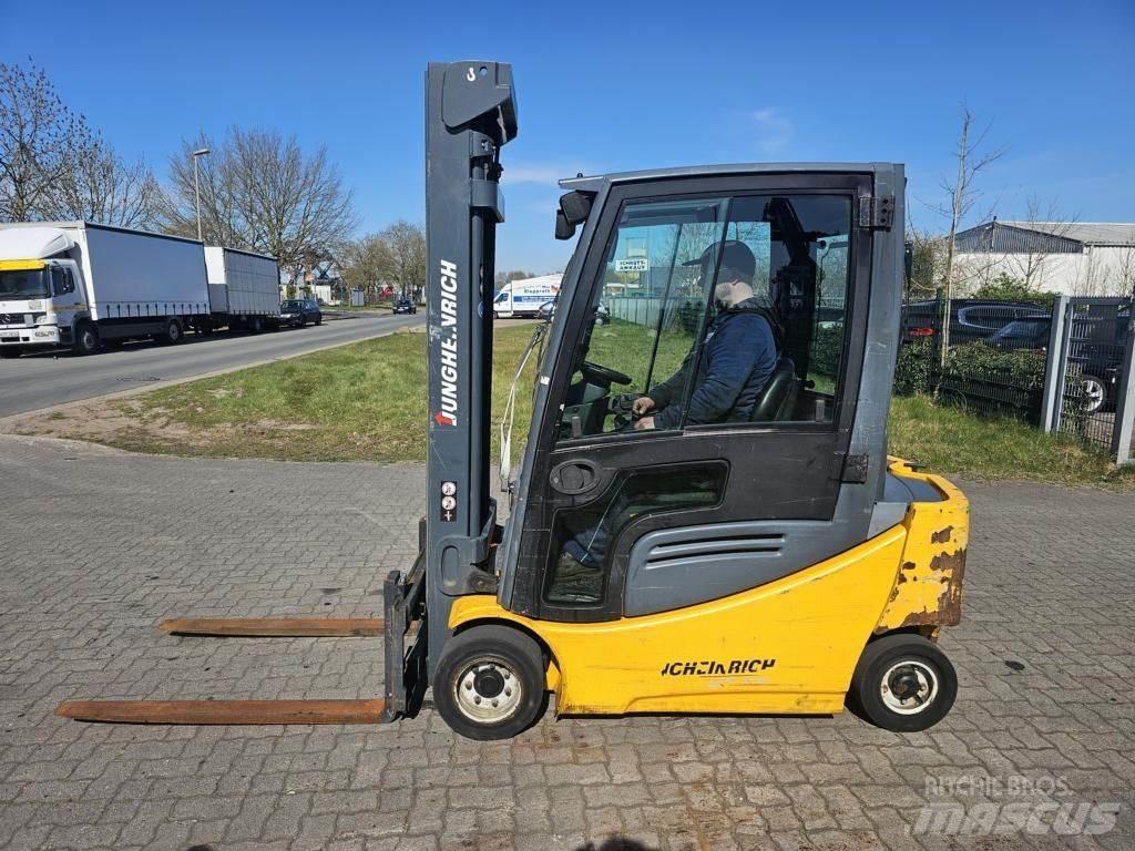 Jungheinrich EFG320 Empilhadores eléctricos
