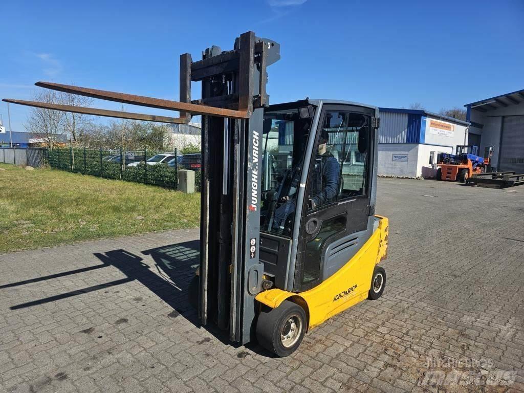 Jungheinrich EFG320 Empilhadores eléctricos