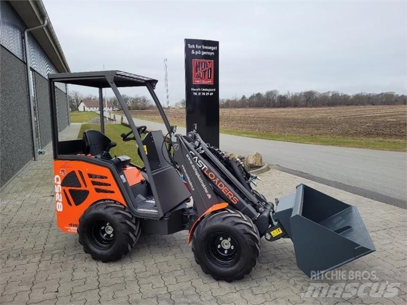 Cast 825 D Mini carregadoras